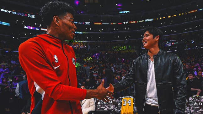 Dodgers Coach Warns Lakers Fans to Leave Shohei Ohtani Alone