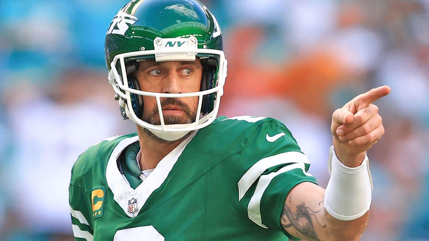 Key NFL Free Agents Yet to Sign: Notable Names Like Aaron Rodgers and Keenan Allen Remain