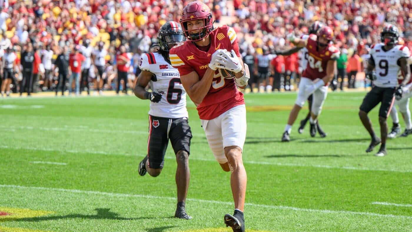 Historic Rookie Contract Signed by Texas Receiver Jayden Higgins