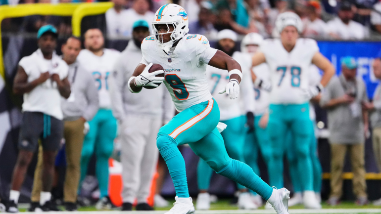 Steelers Eyeing Jonnu Smith Trade to Enhance Offensive Options and Support Aaron Rodgers