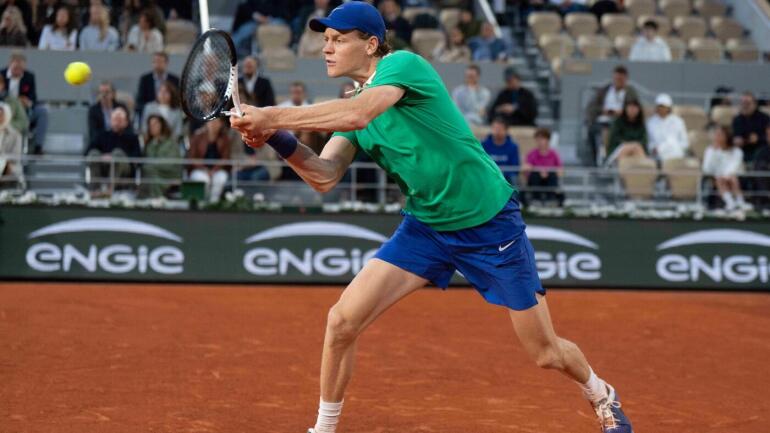 Analysis of Odds and Predictions for Alcaraz and Sinner at the 2025 French Open Final