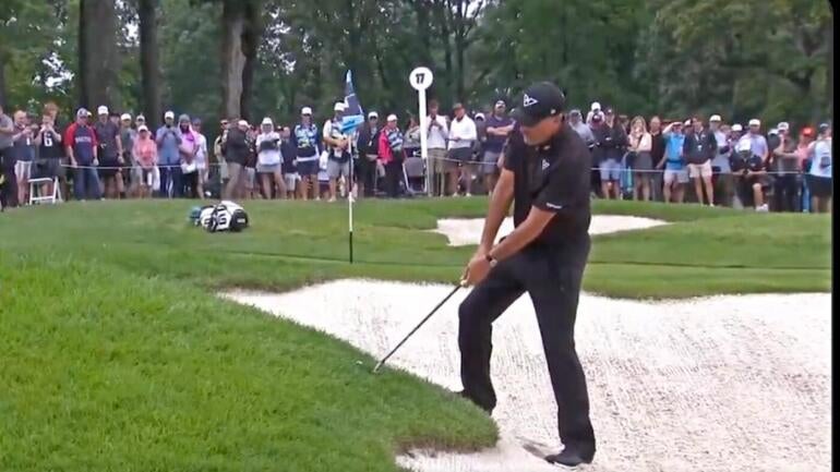 Phil Mickelson Stuns with Extraordinary Birdie Flop Shot at LIV Golf Virginia