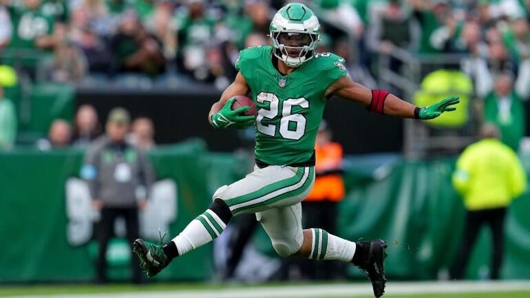 Saquon Barkley Aims for Greatness: The Best RB in NFL History