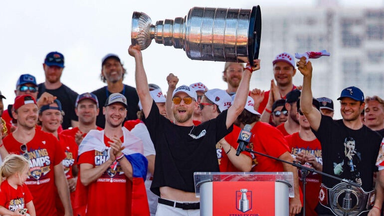 NHL Free Agency Updates: Sam Bennett Stays with Panthers; Tavares Extends with Maple Leafs