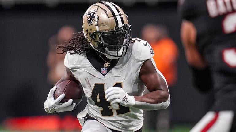Identifying Key Running Backs for 2025 Fantasy Football Drafts