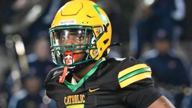 Five-Star EDGE Trenton Henderson Commits to LSU, Boosting Recruiting Efforts
