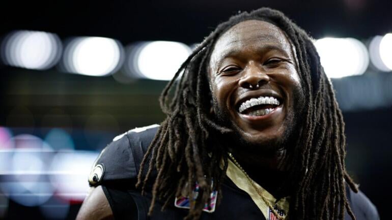 Saints' Alvin Kamara's Struggles with First Pitch at Cubs Game Lead to Do-Over