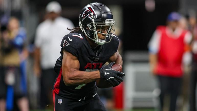Evaluating the Top Running Backs for the 2025 Fantasy Draft