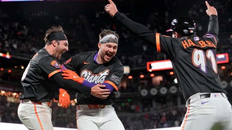 Giants Pull Off Dramatic Walk-Off Win Against Phillies with Inside-the-Park Home Run