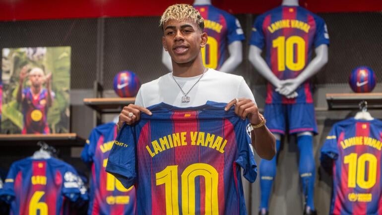 Lamine Yamal Extends Contract with FC Barcelona, Adopts Iconic No. 10 Jersey
