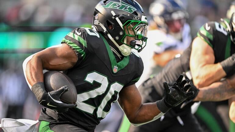2025 Fantasy Football Rankings: Players to Avoid as Busts Based on Model Predictions