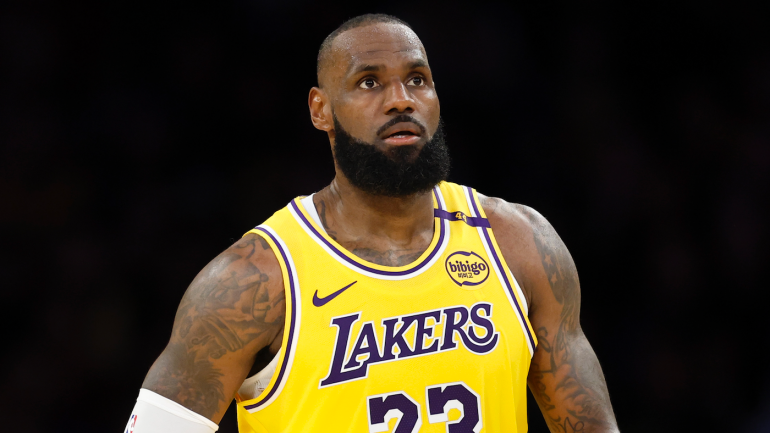 LeBron James Considers Mavericks Before Accepting Lakers Option