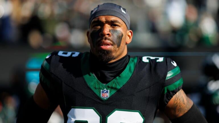 Steelers Secure Chuck Clark: Veteran Safety Joins Pittsburgh After Time with Ravens