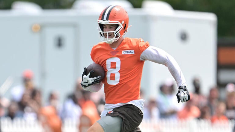 Kenny Pickett Returns to Limited Practice as He Fights for Starting QB Role