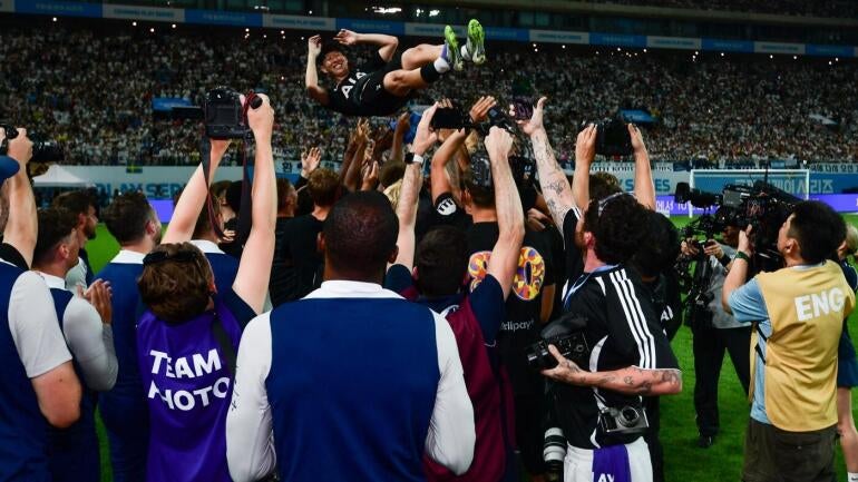 Heung-min Son Bids Farewell to Tottenham with Guard of Honor from Teammates and Opponents