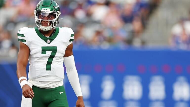 2025 Fantasy Football Draft Preparation: Key Rankings and Strategies