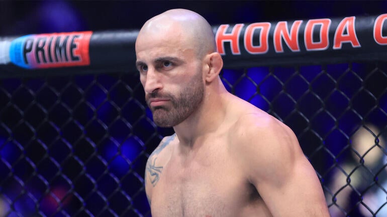 Volkanovski Targets December Showdown with Murphy Following UFC 319 Victory