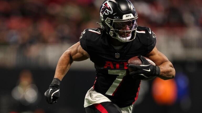 2025 Fantasy Football Draft Preparation: Rankings and Strategies for a Successful Season