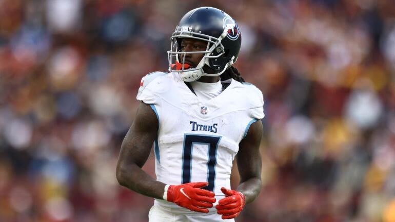 2025 Fantasy Football Rankings: Breakout Candidates Identified by Model Predicting Jayden Daniels' Successful Rookie Year
