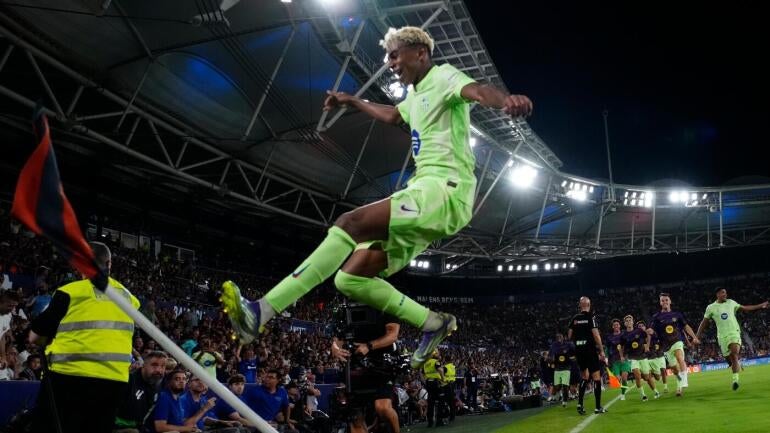 Barcelona Makes an Incredible Comeback Against Levante, Triumphant in 3-2 Win as Lamine Yamal Assists the Winner