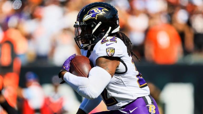 Fantasy Football Rankings 2025: Key Players to Avoid from the Model that Anticipated Mostert's Difficult Season