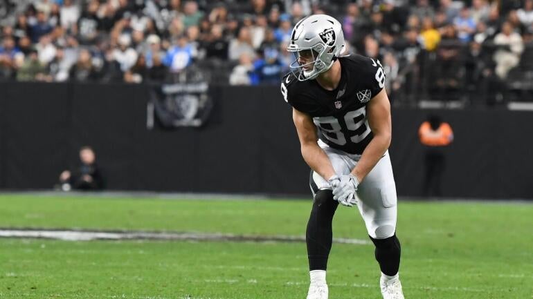 2025 Fantasy Football Rankings Released: Top Picks for QB, RB, WR, and TE