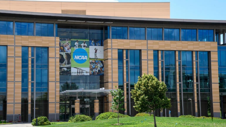 NCAA Committee Endorses January Transfer Portal Window