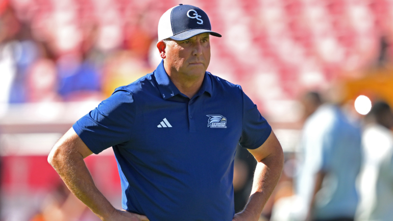 Clay Helton Booed During His Return to Los Angeles Coliseum