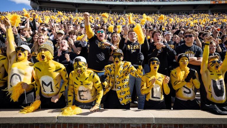Missouri Fan Forfeits $25,000 Field Goal Opportunity to Taunt Kansas