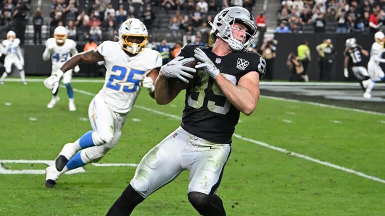 Brock Bowers Injury Update: Expected to Play Against Chargers After Missing Practice