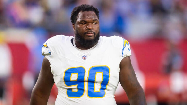 Chargers' Teair Tart Fined for Slapping Travis Kelce in Week 1 Victory Over Chiefs
