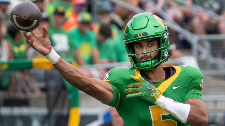 Oregon Ducks vs. Northwestern Wildcats: 2025 College Football Predictions