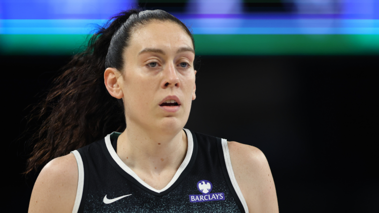 Breanna Stewart Leaves Game 1 with Apparent Knee Injury in OT Victory