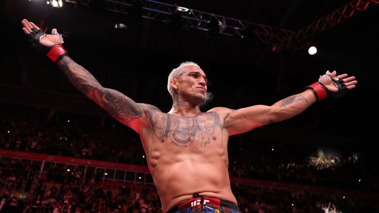 Charles Oliveira Triumphs Over Mateusz Gamrot in Thrilling Return to Rio