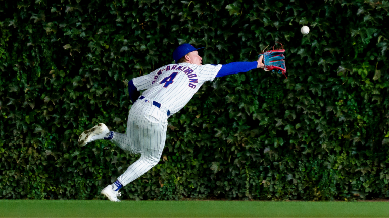 Cubs and Blue Jays Lead 2025 MLB Gold Glove Award Finalists