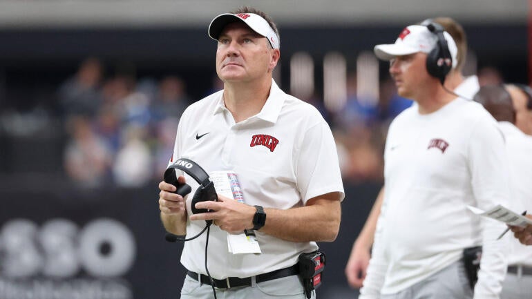Dan Mullen Advocates for Gus Malzahn to Arkansas While Refuting Interest in Coaching Vacancy