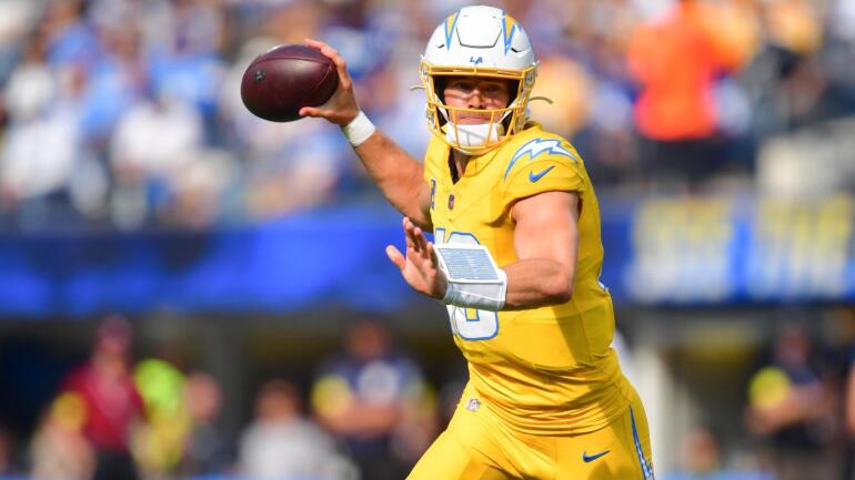 NFL DFS Picks for Thursday Night Football: Vikings and Chargers Gameplay Analysis