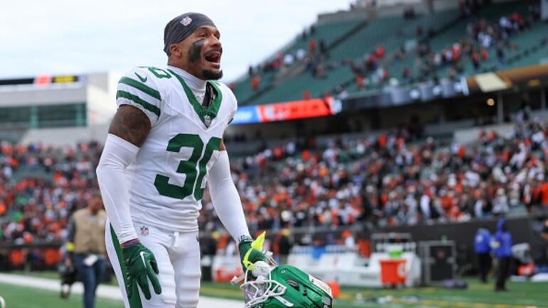 Jets Trade Cornerback Michael Carter to the Eagles for Wide Receiver John Metchie