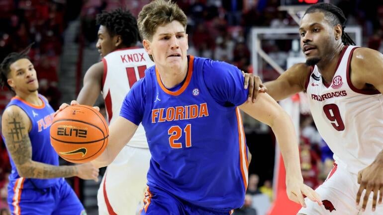 Florida Gators Face Arizona Wildcats: 2025 College Basketball Predictions
