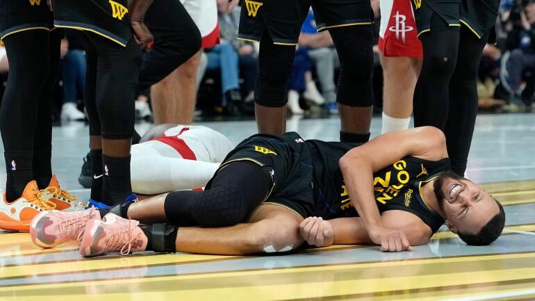 Stephen Curry to Miss a Week Due to Quad Injury After Rockets Loss