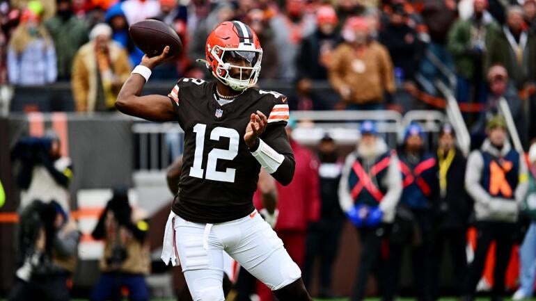 AI Forecasts NFL Outcomes for Week 14 Matchups