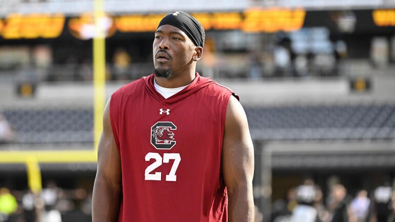 South Carolina RB Oscar Adaway III Files Assault Complaint Against Texas Trooper