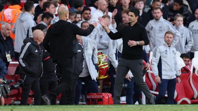 Arsenal Maintains Lead at Christmas in Premier League with City Close Behind