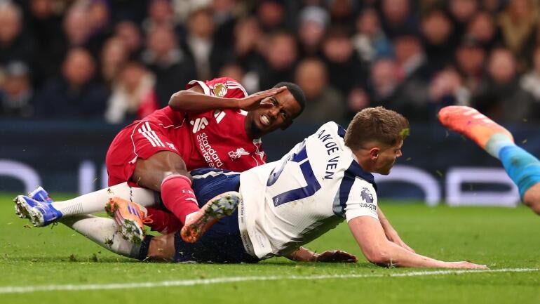 Liverpool's Alexander Isak Faces Long Layoff Due to Suspected Broken Leg