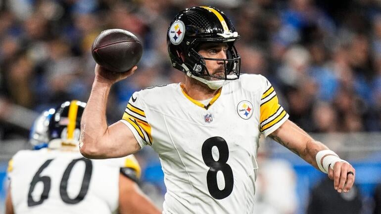 AI Predicts NFL Week 17 Scores and Best Bets