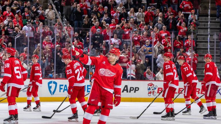 Patrick Kane Reaches 500 Goals: A Look at His Ranking Among American NHL Greats