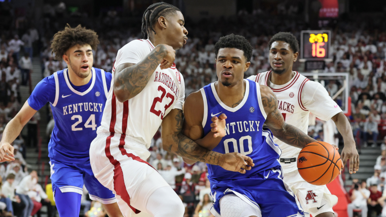 Kentucky Claims Victory Over Arkansas as Mark Pope Guides Wildcats to Win Against Former Mentor John Calipari