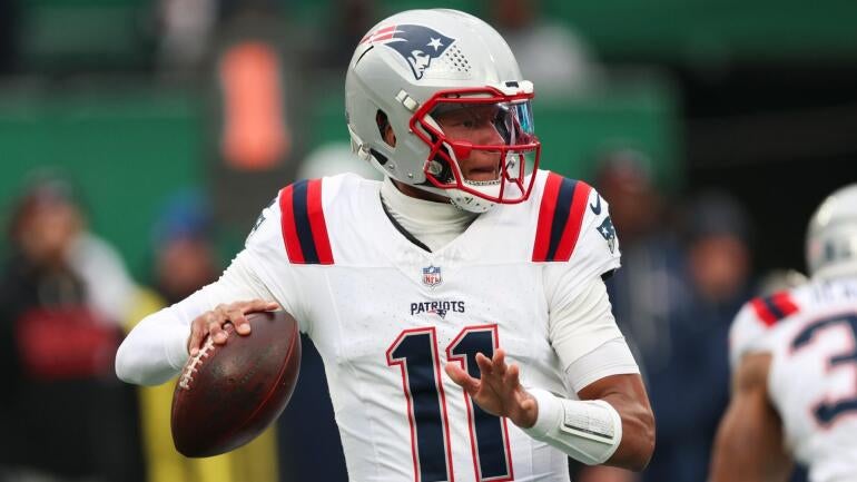 Understanding Josh Dobbs: The Patriots' Backup QB Amid Drake Maye's Shoulder Concerns
