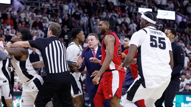 Massive Brawl Erupts Between St. John’s and Providence, Resulting in Six Ejections