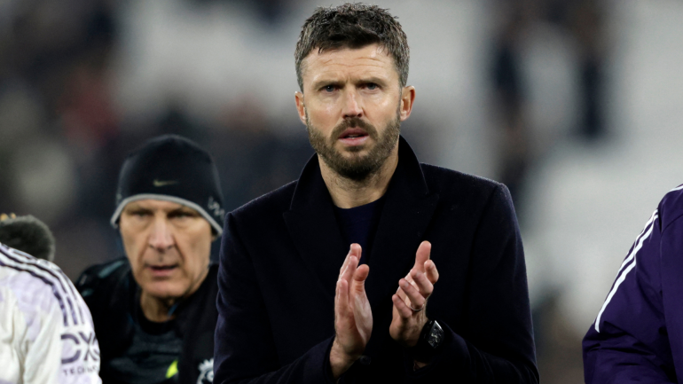 Manchester United Aims for Top Four Position Against Everton